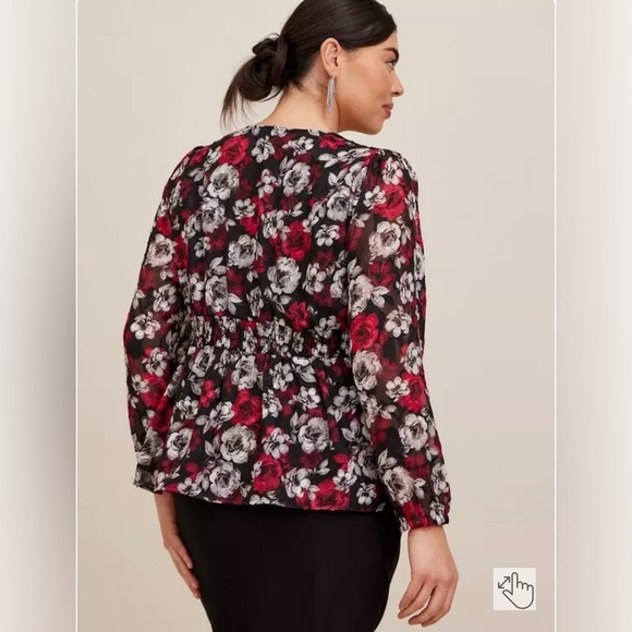 TORRID Size 00 0X XL Red White Peplum Chiffon Floral Top NWT R$59 - Picture 2 of 11